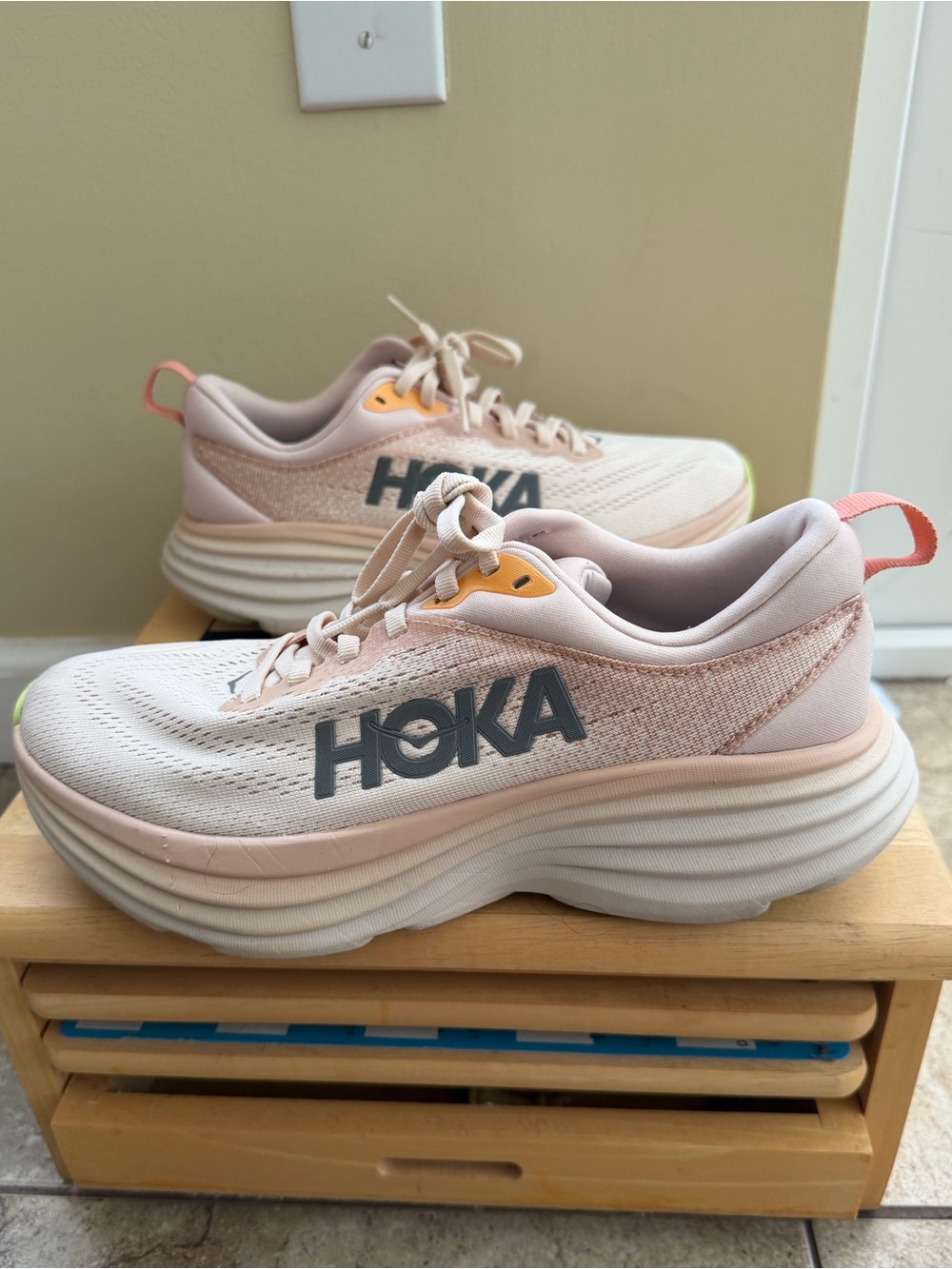 HOKA Bondi 8 Women's Running Shoes
